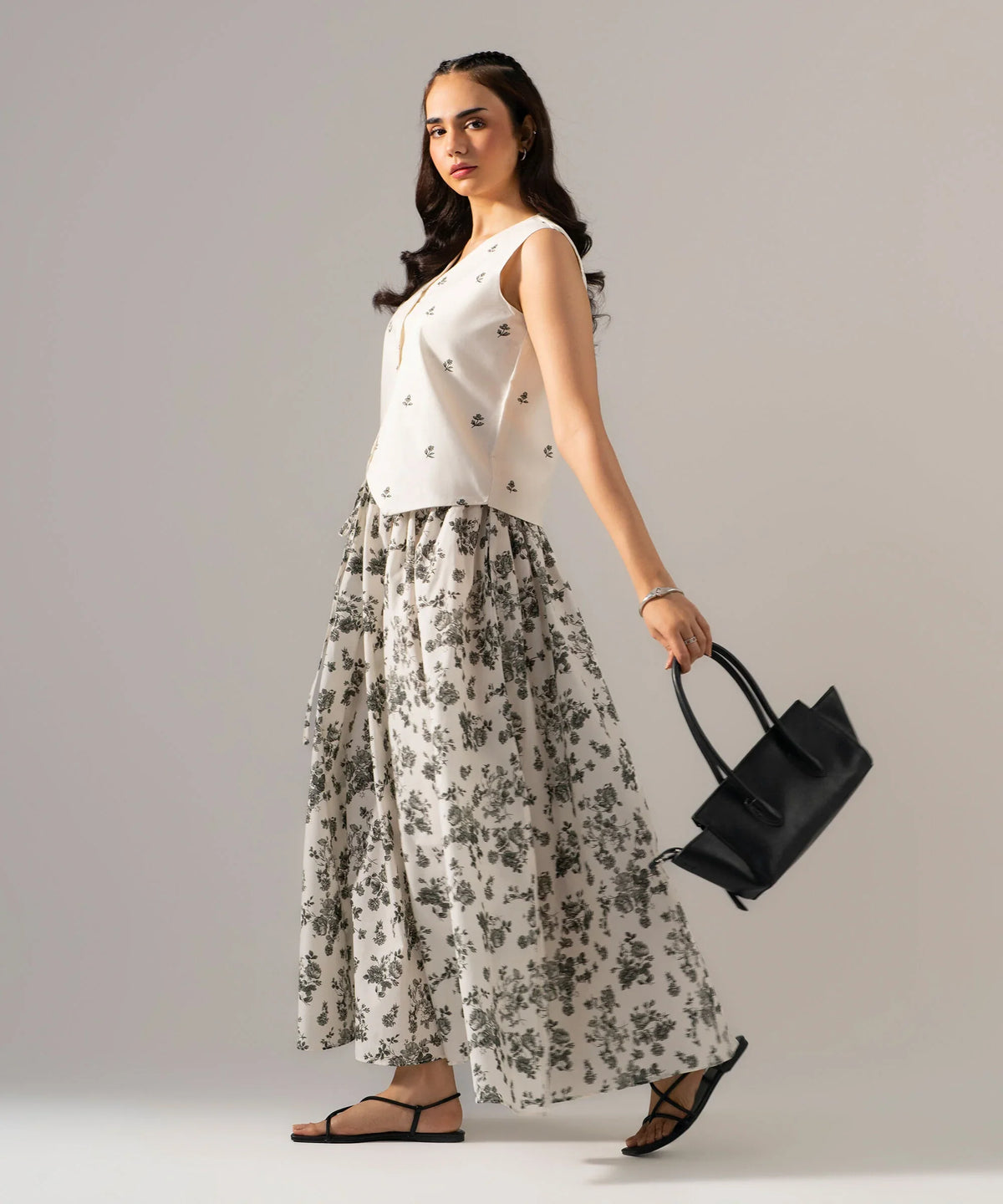 READY TO WEAR