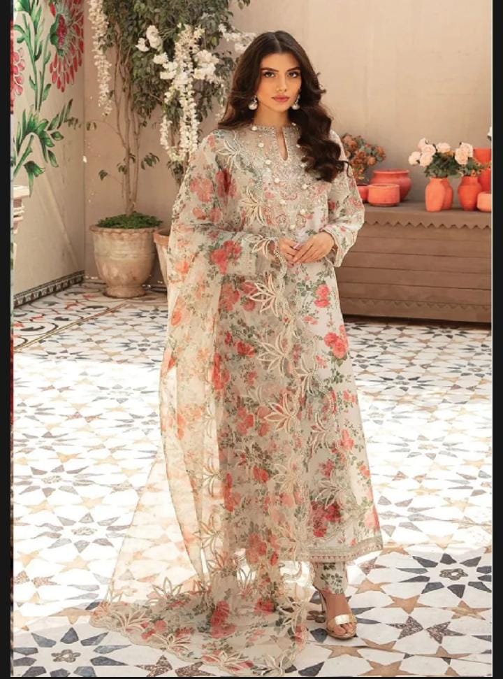 Digital Printed 3pcs Swiss Lawn Suit not Cutwork and Embroidery Just Printed
