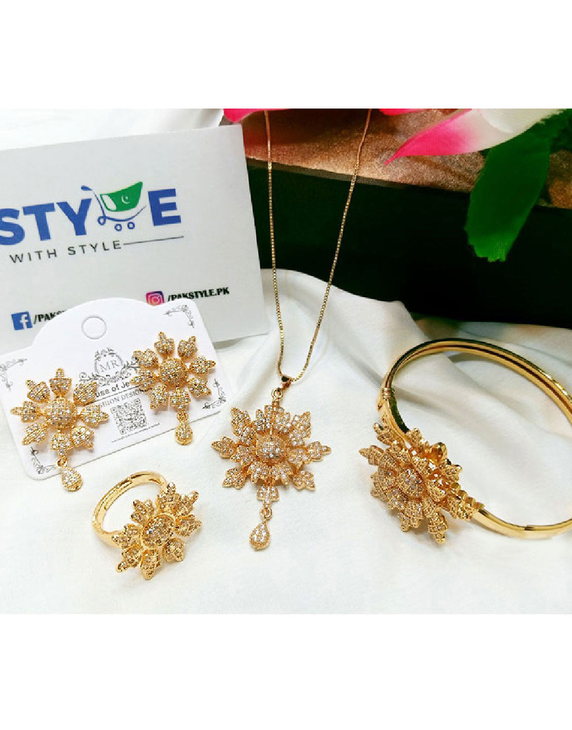 Elegant Floral Design Locket Set with Kara Bracelet & Earrings